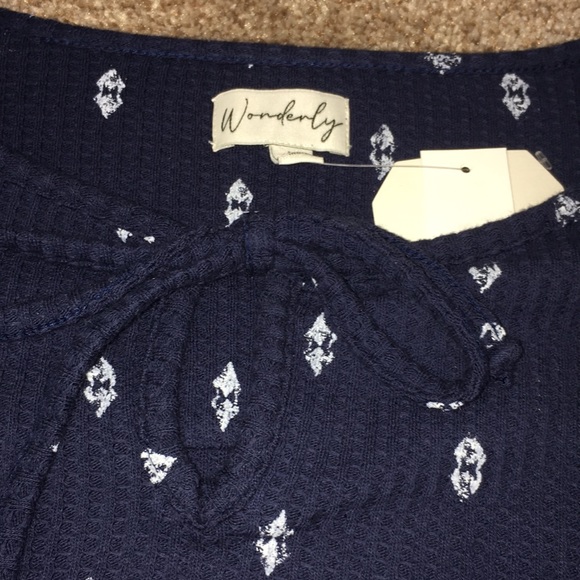 Wonderly-NWT-Lady’s Long Sleeves Top-Size Medium - Picture 9 of 12